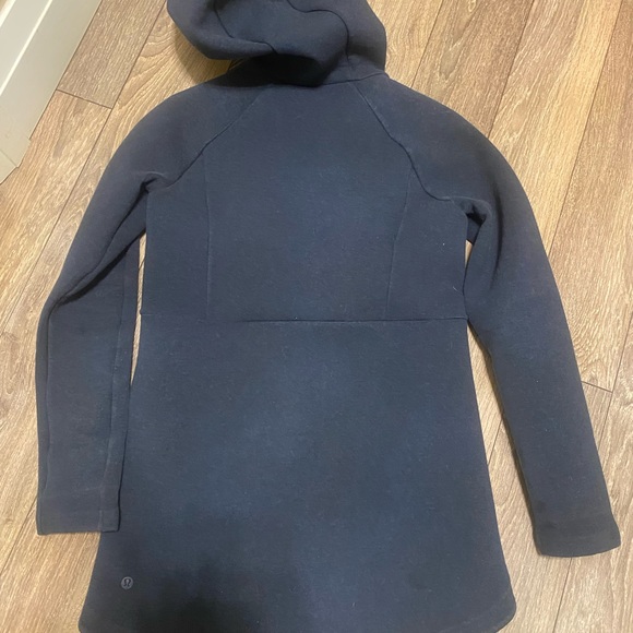 Lululemon - Picture 2 of 2